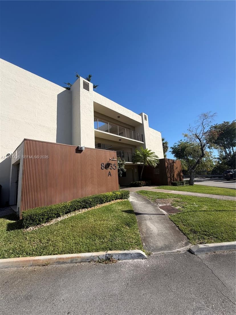 8035 SW 107th Ave # 203, Miami FL 33173