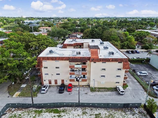 685 Miller Dr # E205, Miami Springs FL 33166 - Miami Springs, FL - Photo 2