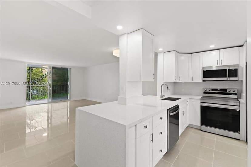 319 NE 14TH AVE # 201, Hallandale Beach FL 33009