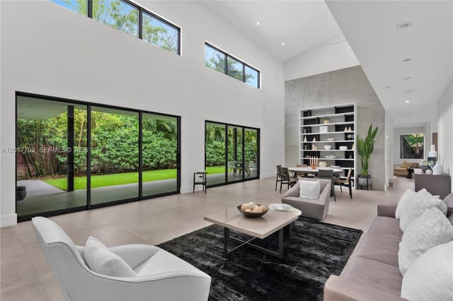 10 Samana Dr, Miami FL 33133 - Miami, FL - Photo 2