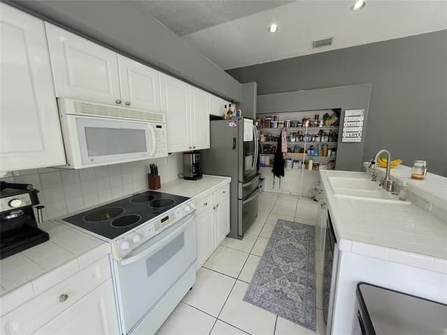 6416 Barton Creek Circle, Lake Worth FL 33463 - Lake Worth, FL - Photo 7