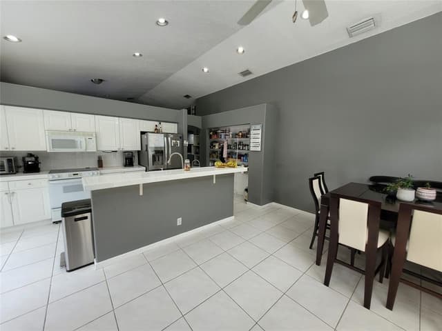6416 Barton Creek Circle, Lake Worth FL 33463 - Lake Worth, FL - Photo 4