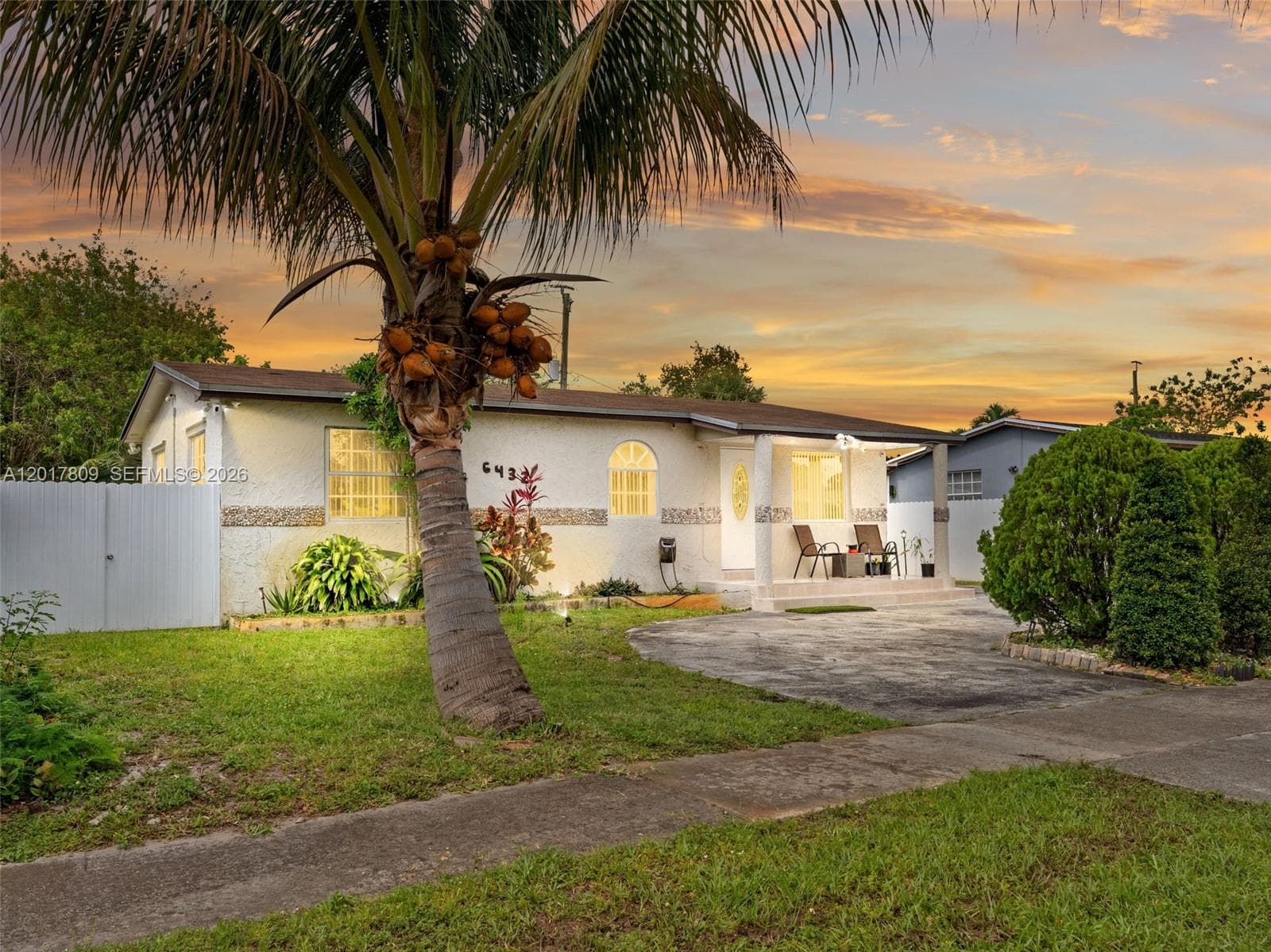 6432 Perry St, Hollywood FL 33024