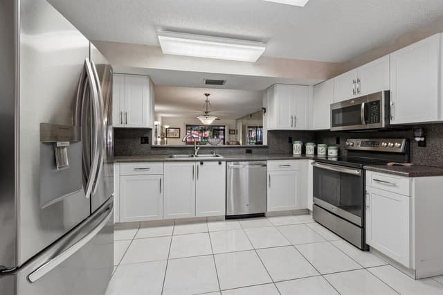 9681 E Sills Dr E # 102, Boynton Beach FL 33437 - Boynton Beach, FL - Photo 4