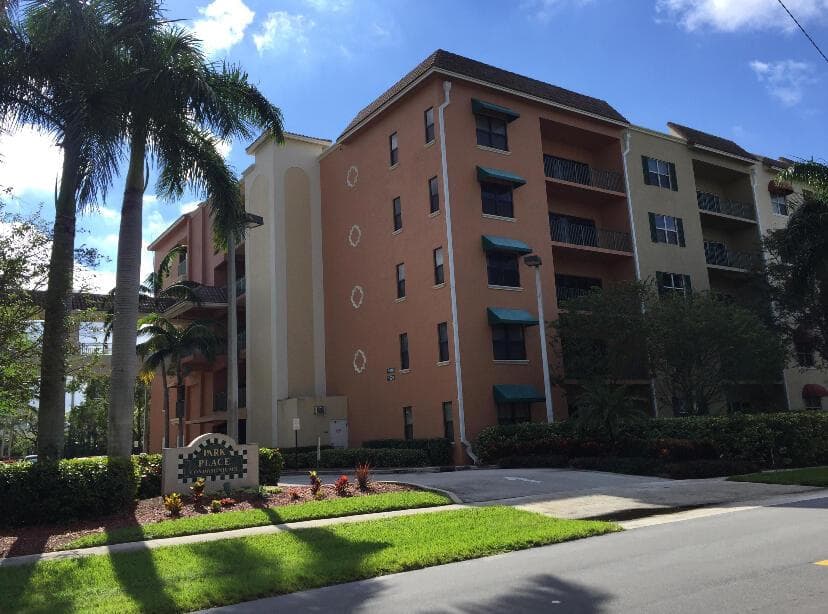 1610 Presidential Way # 305, West Palm Beach FL 33401
