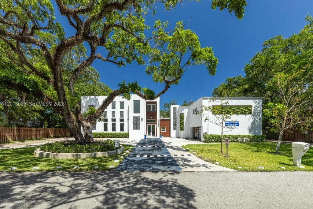 5940 SW 37th Ave, Dania Beach FL 33312