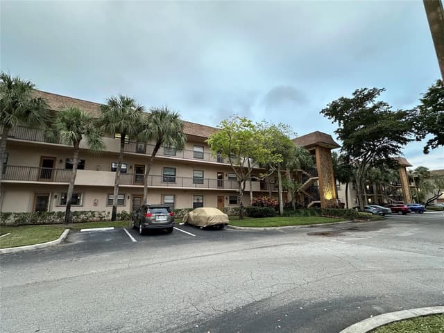 6090 N Sabal Palm Boulevard # 110, Tamarac FL 33319 - Tamarac, FL - Photo 2