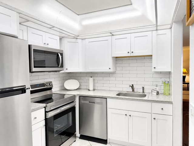 6 Brittany A # 6a, Delray Beach FL 33446 - Delray Beach, FL - Photo 2