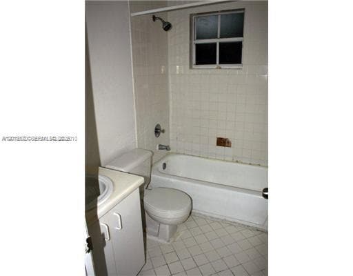 365 SW 86th Ave # 203, Pembroke Pines FL 33025 - Pembroke Pines, FL - Photo 7