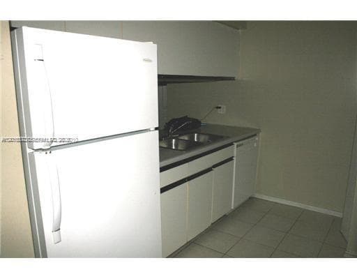 365 SW 86th Ave # 203, Pembroke Pines FL 33025 - Pembroke Pines, FL - Photo 3