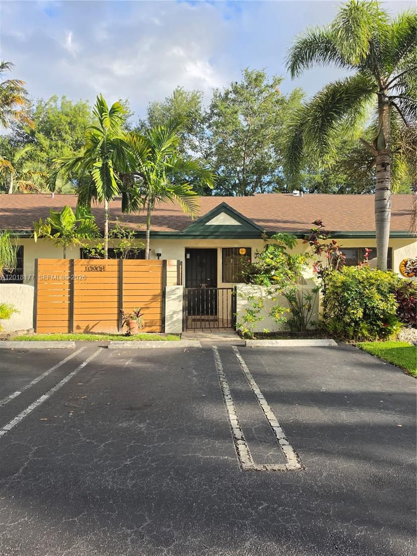 10908 SW 72nd St # 215, Miami FL 33173