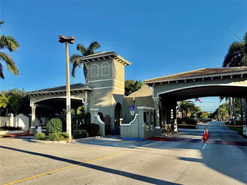 2301 Lucaya Ln # O1, Coconut Creek FL 33066