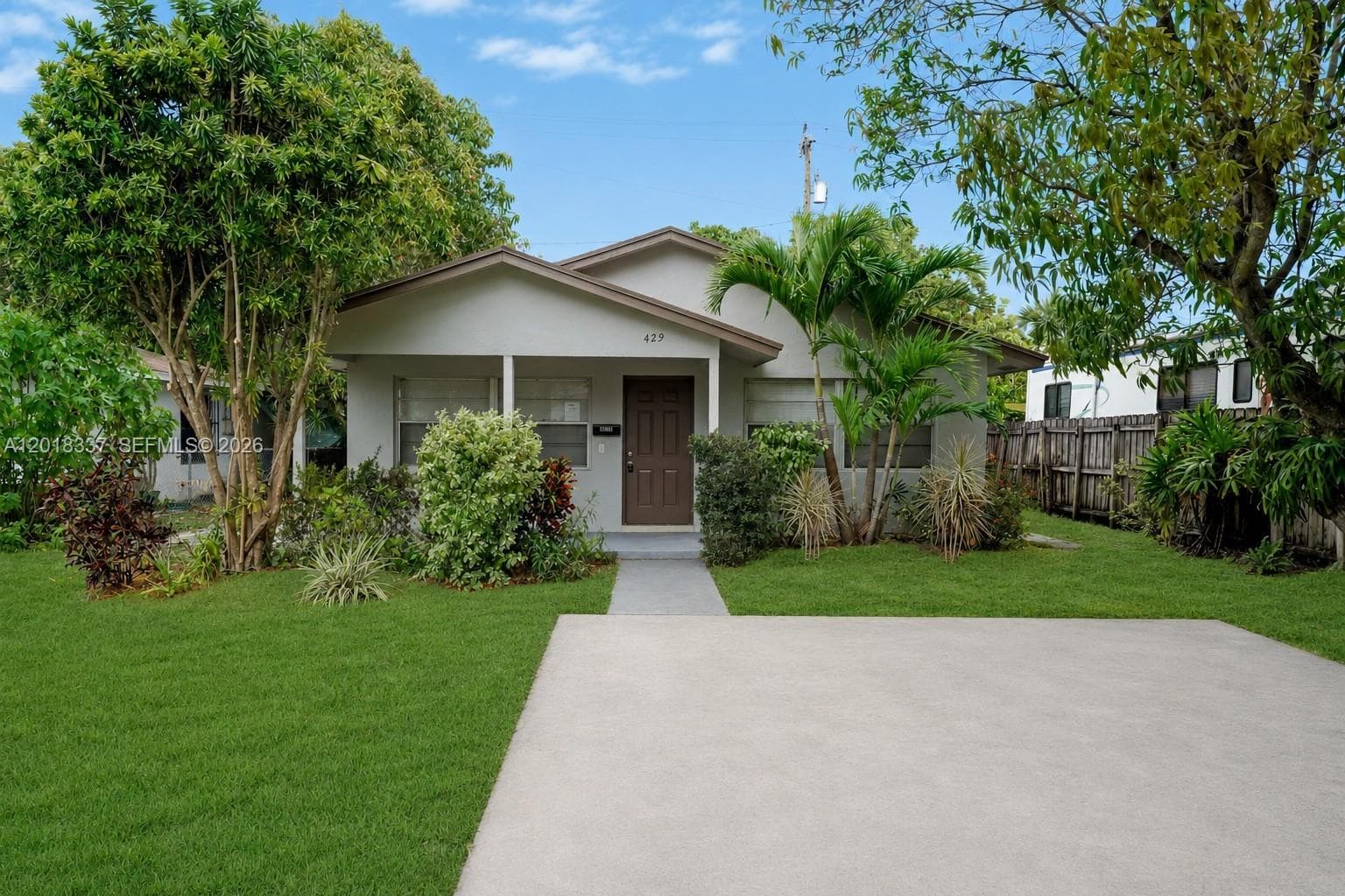 429 Avenida Hermosa, West Palm Beach FL 33405 - West Palm Beach, FL - Photo 1