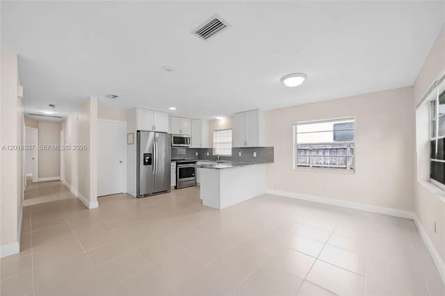 429 Avenida Hermosa, West Palm Beach FL 33405 - West Palm Beach, FL - Photo 4