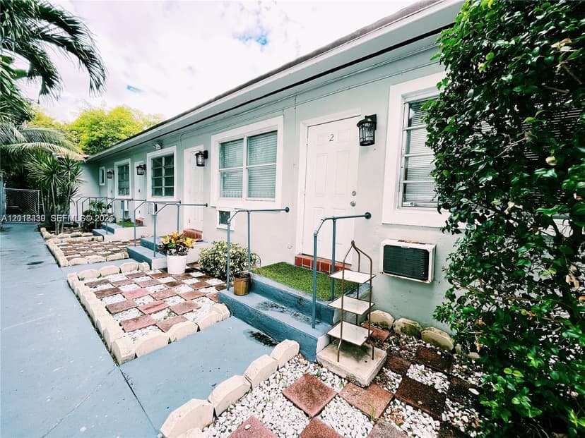 7630 Byron Ave, Miami Beach FL 33141