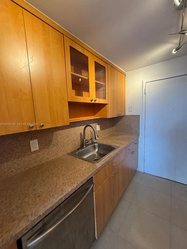 2020 NE 135th St # 303, North Miami FL 33181 - North Miami, FL - Photo 6