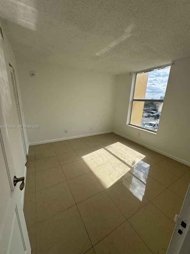 2020 NE 135th St # 303, North Miami FL 33181 - North Miami, FL - Photo 7
