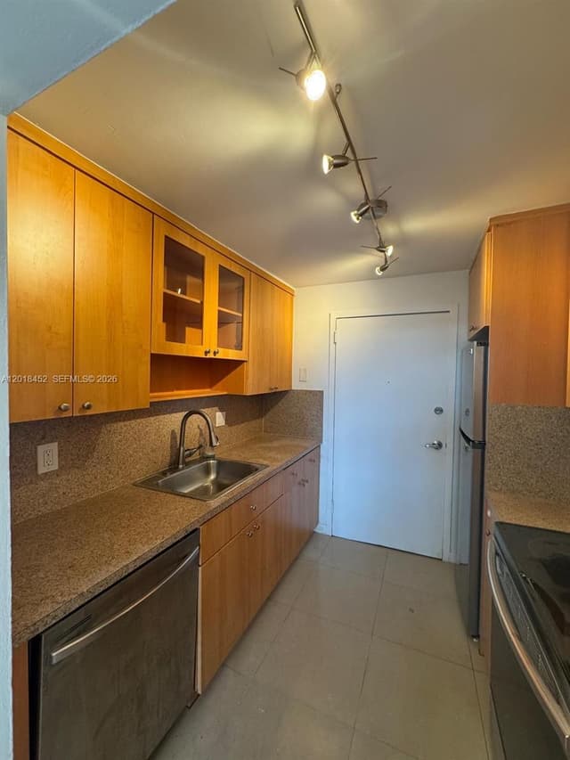 2020 NE 135th St # 303, North Miami FL 33181 - North Miami, FL - Photo 5