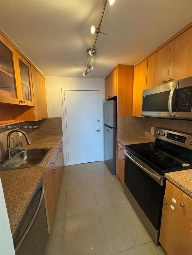 2020 NE 135th St # 303, North Miami FL 33181 - North Miami, FL - Photo 4