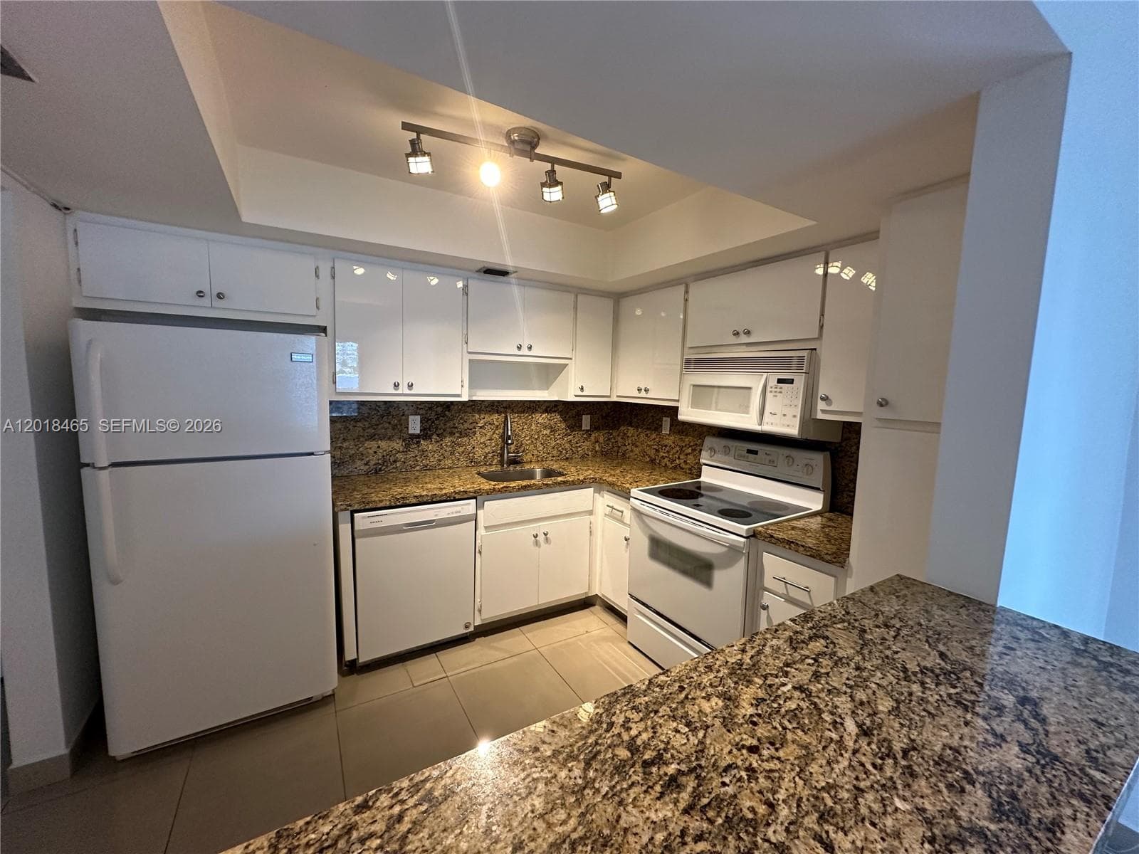 7118 Bonita Dr # 305, Miami Beach FL 33141 - Miami Beach, FL - Photo 1