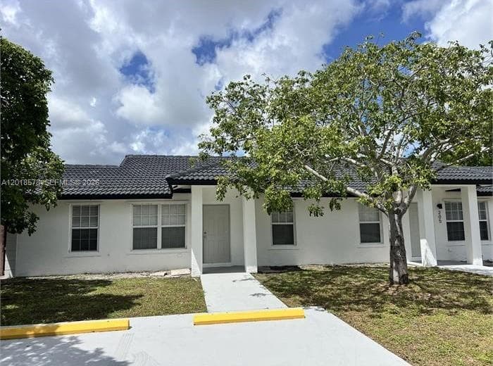 201-205 NW 30th Ave, Pompano Beach FL 33069 - Pompano Beach, FL - Photo 1