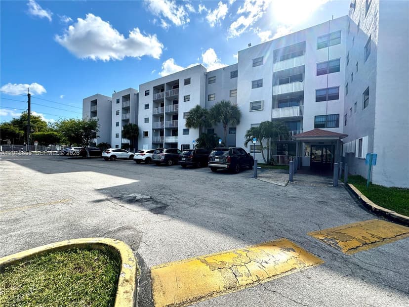 8145 NW 7th St # 404, Miami FL 33126