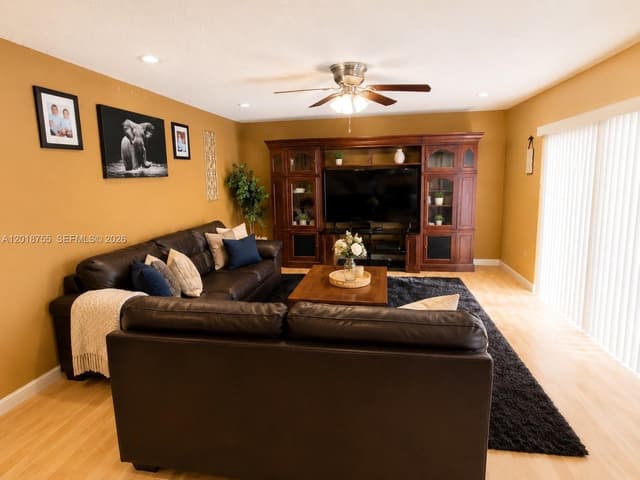 7833 Tam Oshanter Blvd # 7833, North Lauderdale FL 33068 - North Lauderdale, FL - Photo 3