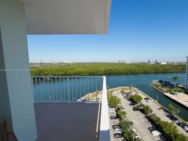 500 Bayview Dr # 1421, Sunny Isles Beach FL 33160 - Sunny Isles Beach, FL - Photo 2