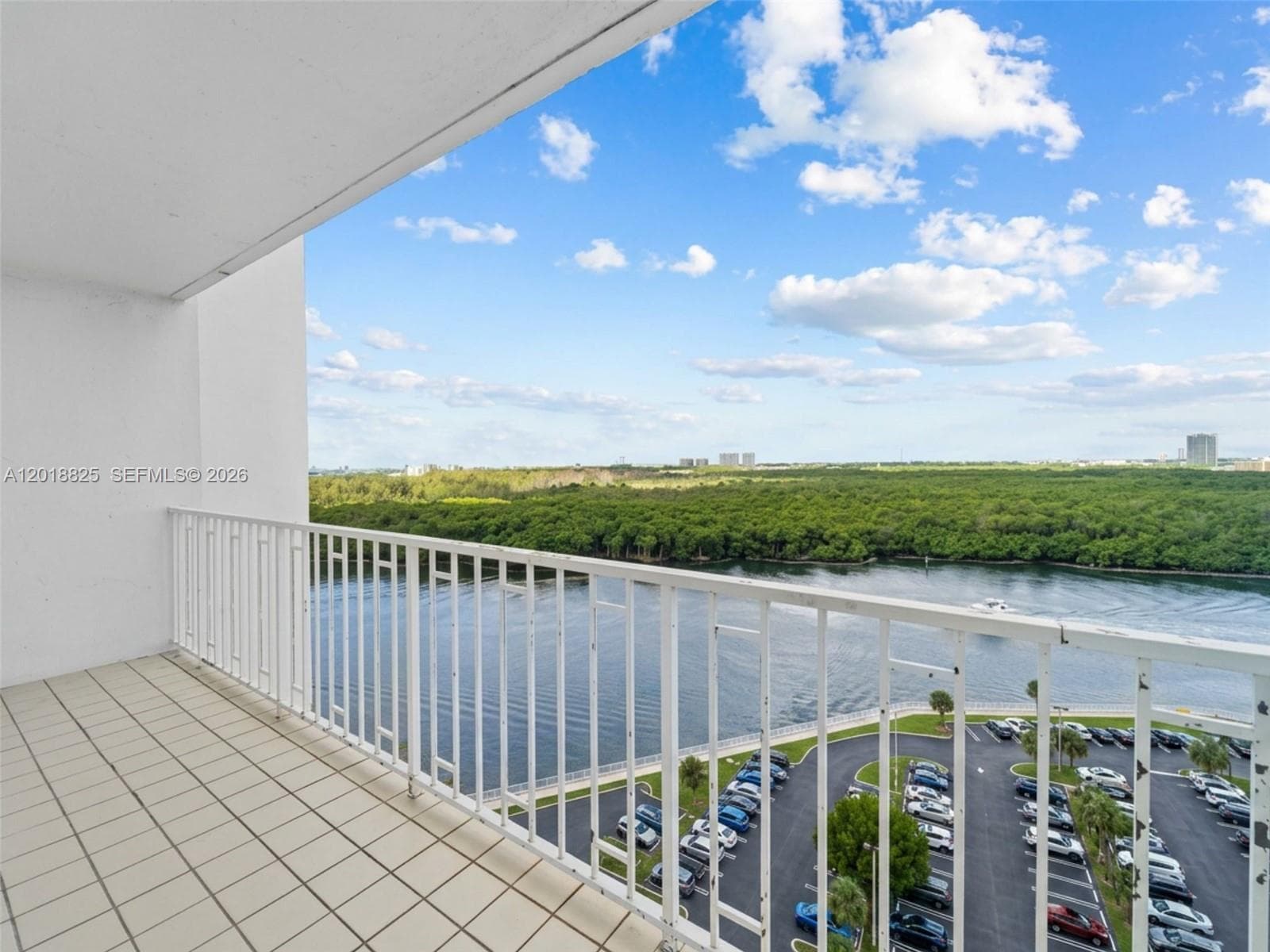 500 Bayview Dr # 1421, Sunny Isles Beach FL 33160 - Sunny Isles Beach, FL - Photo 1