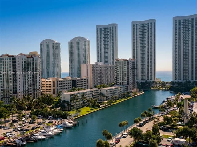 500 Bayview Dr # 1421, Sunny Isles Beach FL 33160 - Sunny Isles Beach, FL - Photo 4