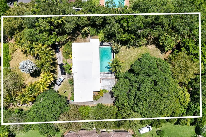 7480 SW 122nd St, Pinecrest FL 33156