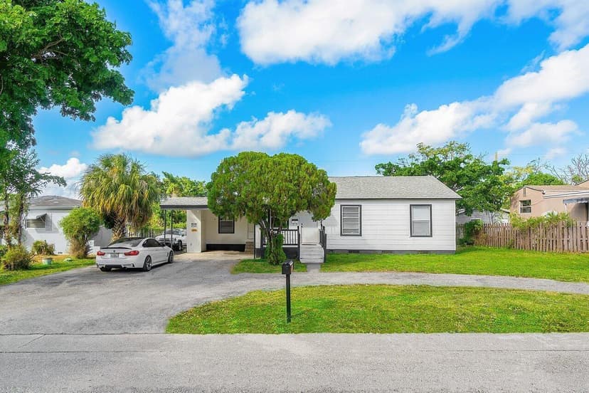 921 43rd Street, West Palm Beach FL 33407