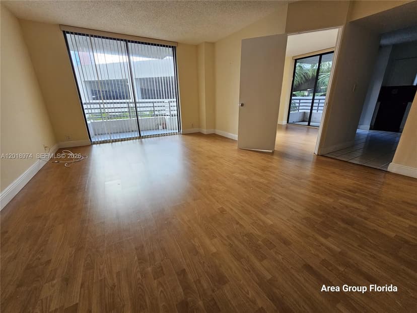 3300 NE 191st St # 318, Aventura FL 33180