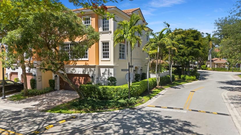 5675 NE Trieste Way, Boca Raton FL 33487