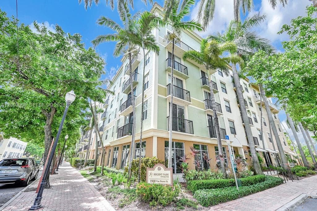1900 Van Buren St # 113B, Hollywood FL 33020 - Hollywood, FL - Photo 1