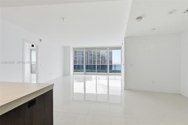 200 Biscayne Boulevard Way # 4904, Miami FL 33131 - Miami, FL - Photo 3
