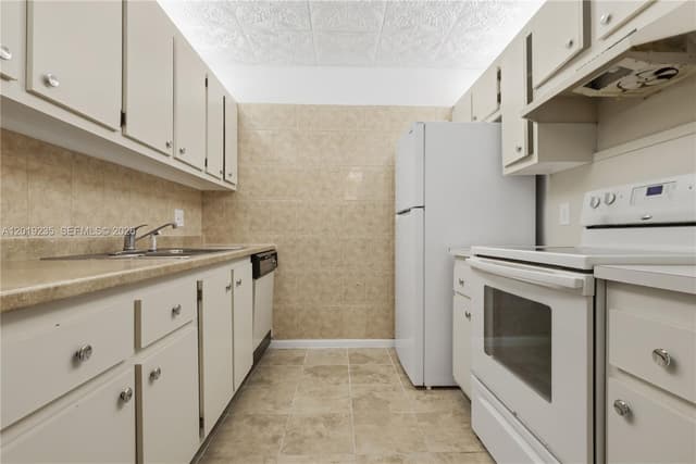 151 SW 134th Way # 206N, Pembroke Pines FL 33027 - Pembroke Pines, FL - Photo 4