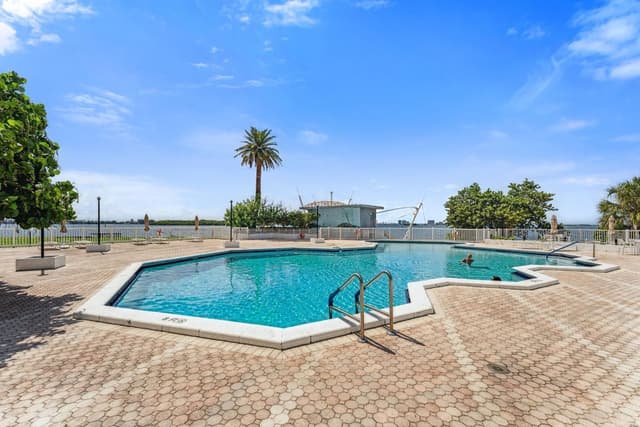 11201 SW 13th Street, Pembroke Pines FL 33025 - Pembroke Pines, FL - Photo 7