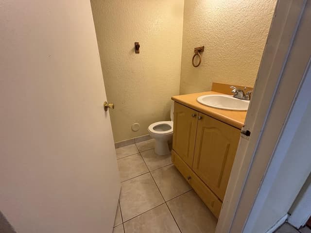 11201 SW 13th Street, Pembroke Pines FL 33025 - Pembroke Pines, FL - Photo 5