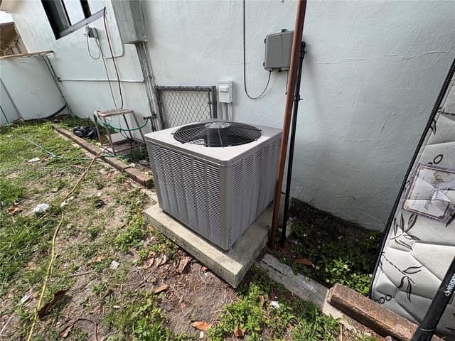 1250 NW 131st St, North Miami FL 33167 - North Miami, FL - Photo 4