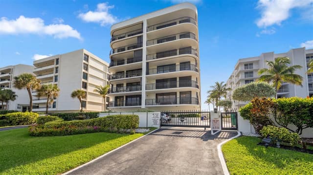 4000 S Ocean Boulevard # 104, South Palm Beach FL 33480 - South Palm Beach, FL - Photo 2