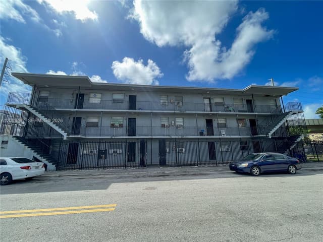 220 NW 11th Ter, Miami FL 33136 - Miami, FL - Photo 5