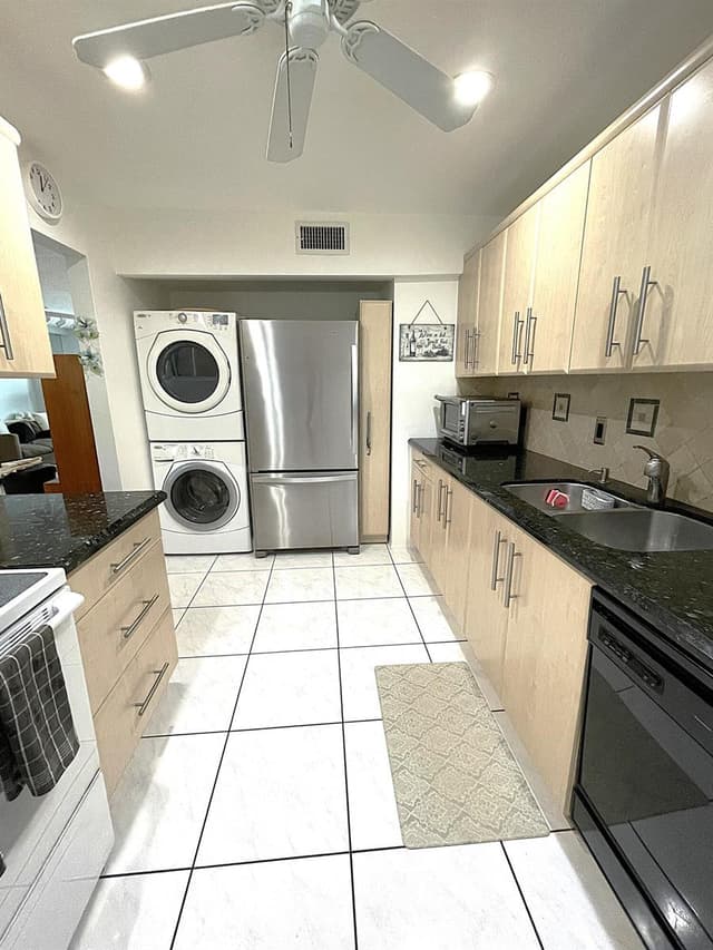 2431 Del Aire Boulevard # d, Delray Beach FL 33445 - Delray Beach, FL - Photo 3