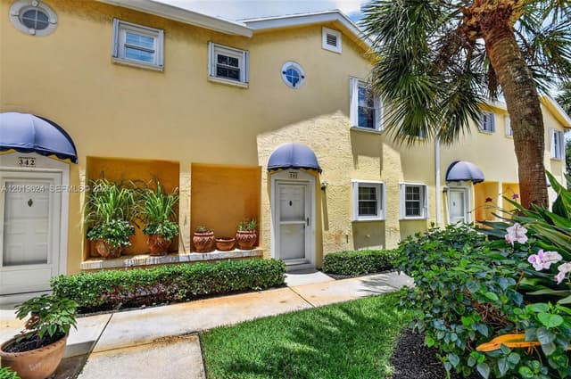 341 Waterside Dr # 341, Hypoluxo FL 33462 - Hypoluxo, FL - Photo 2