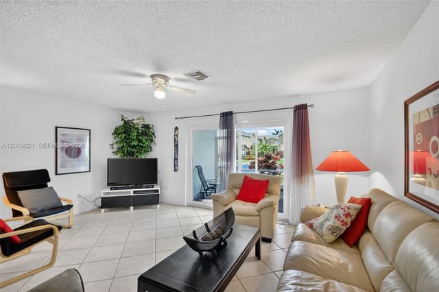 341 Waterside Dr # 341, Hypoluxo FL 33462 - Hypoluxo, FL - Photo 6