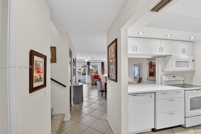 341 Waterside Dr # 341, Hypoluxo FL 33462 - Hypoluxo, FL - Photo 3