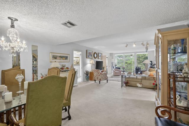 3900 Oaks Clubhouse Drive # 410, Pompano Beach FL 33069 - Pompano Beach, FL - Photo 6