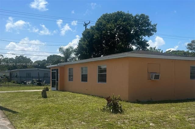 2925 NW 5th St, Fort Lauderdale FL 33311 - Fort Lauderdale, FL - Photo 2