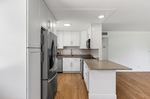 221 Waterford # J, Delray Beach FL 33446 - Delray Beach, FL - Photo 5