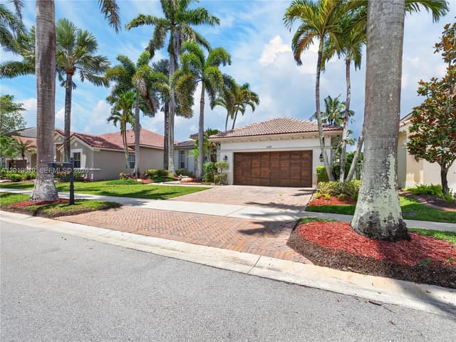 2288 Quail Roost Dr, Weston FL 33327 - Weston, FL - Photo 2